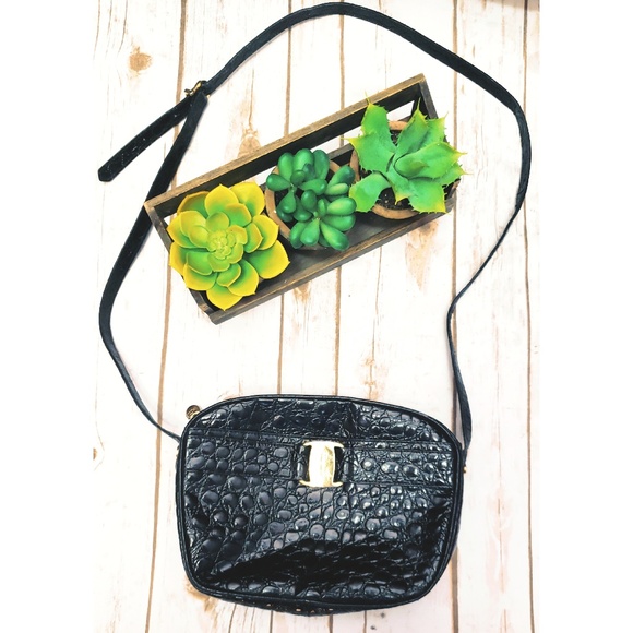 Salvatore Ferragamo Handbags - 🎉Salvatore Ferragamo Black Croc Leather Crossbody